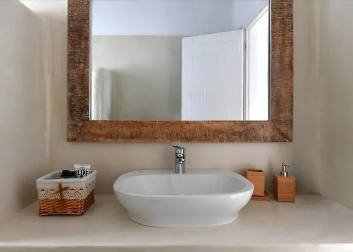 Villa Orasea With Private Pool Párosz